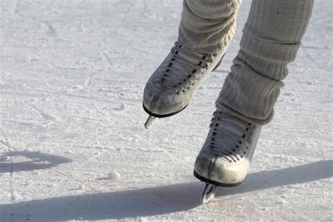 Meluncur ke kesenangan: Jelajahi Dunia Ice Skating di Tulsa!