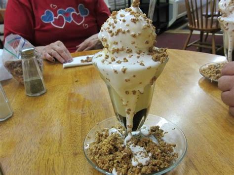 Mencicipi Cita Rasa Michaels Ice Cream, Jackson Ohio: Sebuah Pengalaman Kuliner yang Mengharukan