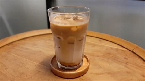 Menikmati Kesegaran Kopi Es dengan Blander: Petunjuk Membuatnya