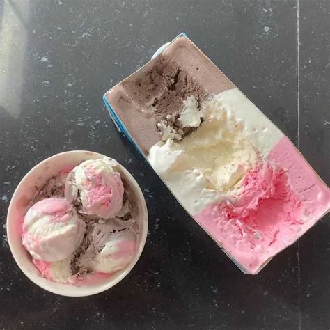 Menikmati Manisnya Seni Kuku Es Krim