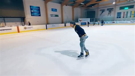 Menyelami Dunia Crossover Ice Skating: Keanggunan dan Kecepatan di Atas Es