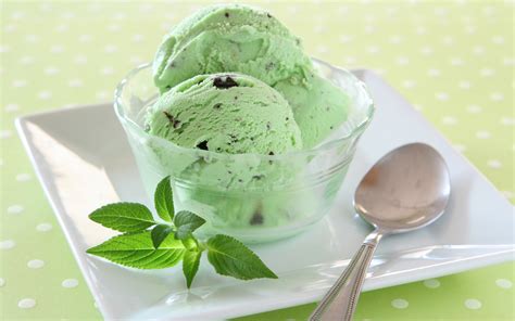 Minty Ice: A Refreshing Delight for the Senses