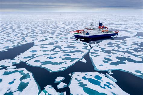 Navigating the Arctic Seas: The Indispensable Ice Maker for Boats