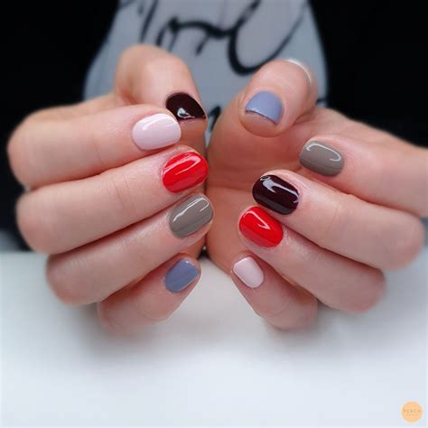 Ombre naglar olika färger: En trend som kommer att lysa upp din dag
