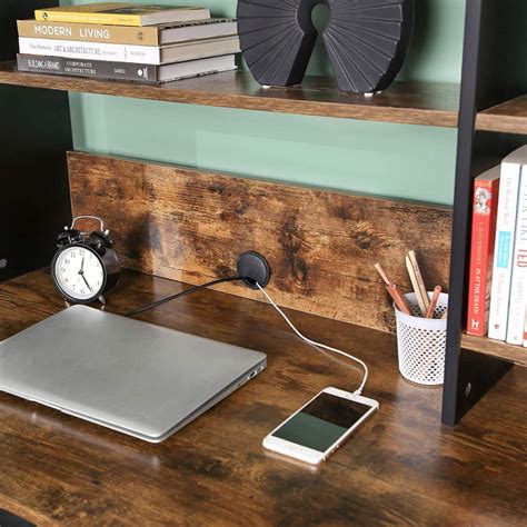 Omfavn bokhylla med skrivbord for en berikende arbeids- og studieplass