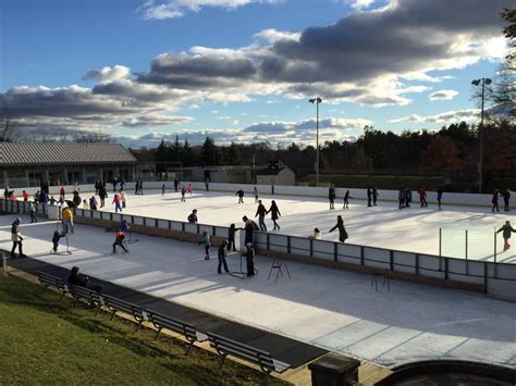Pelajari Panduan Lengkap Jack Kirrane Ice Rink di Larz Anderson Park