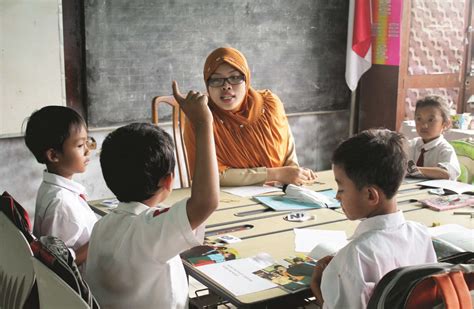 Pendidikan adalah Kunci Masa Depan: Peran Penting Guru dalam Membentuk Generasi Muda