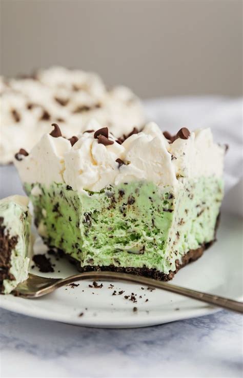 Peppermint Ice Cream Pie: A Taste of Winter Wonderland