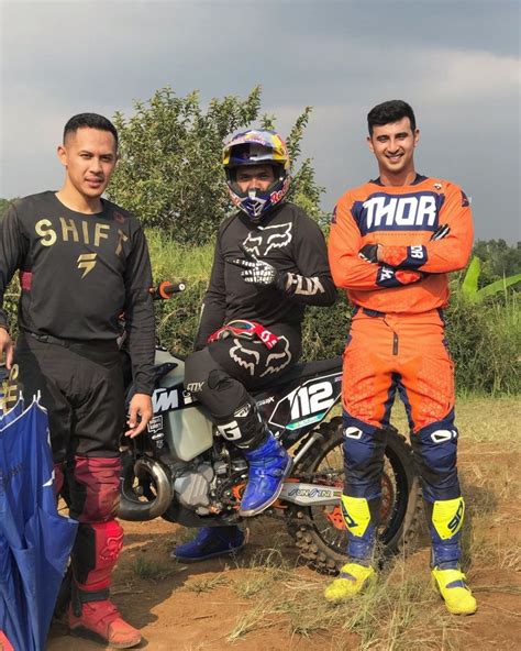 Pesona Olahraga Motorcross, Sensasi Adrenalin di Lintasan Berliku