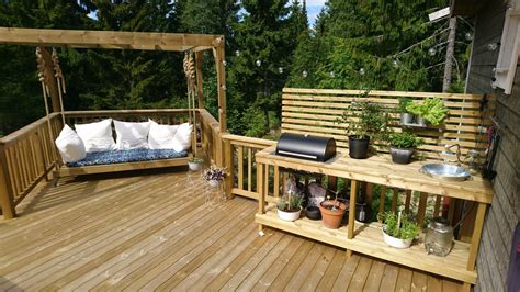 Platsbyggd bänk altan - Förhöj din uteplats med stil och komfort