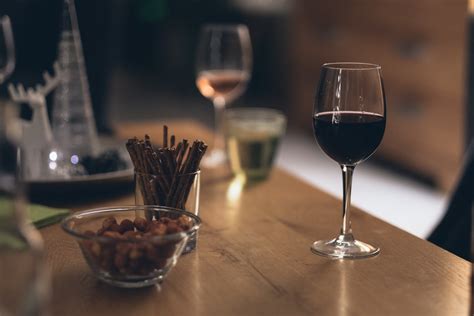Rött vin till grillat: En smakexplosion för dina smaklökar
