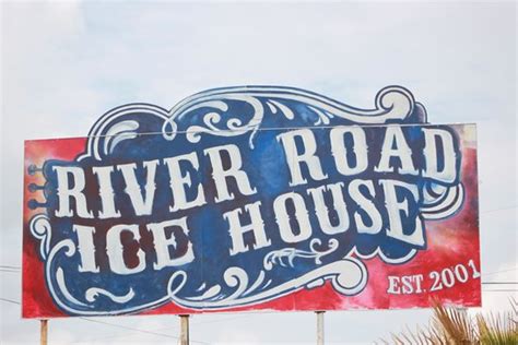 River Road Ice House: A Local Gem for Refreshing Delights and Entertainment