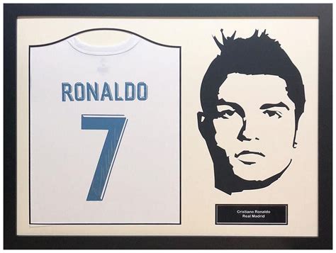 Ronaldo Tröja Real Madrid: En Symbol för Seger och Inspiration