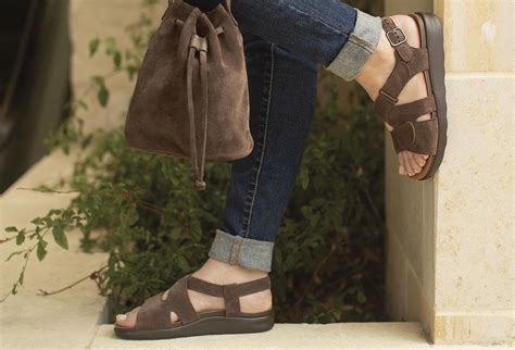SAS Shoes Timonium: An Oasis of Comfort and Style