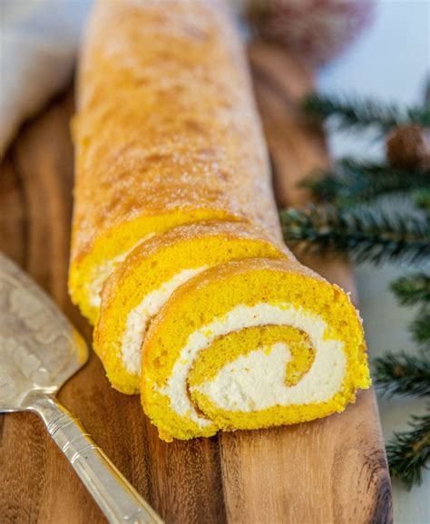 Saffransrulltårta med vaniljkräm: En smak av svensk julmagi