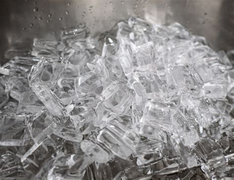 Scopri lincredibile potere dei fabbricatori di ghiaccio: un viaggio emotivo attraverso la freschezza