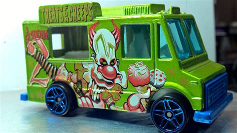 Selamat Datang di Petualangan Kuliner Clown Ice Cream Truck