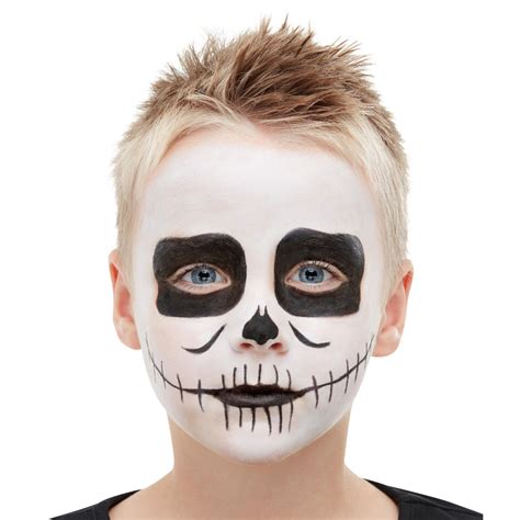 Sminka skelett: En guide till ett perfekt halloween