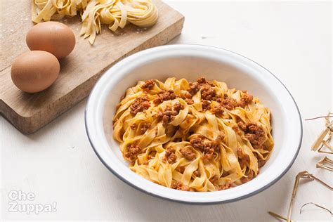 Soffritto Bolognese: Il Cuore della Cucina Emiliana