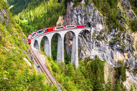 Tåg schweiz: En guide till det schweiziska tågsystemet
