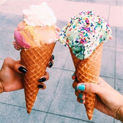 Temukan Kebahagiaan di Setiap Sendok: Kisah Cinta yang Manis dengan Es Krim Cone Desserts