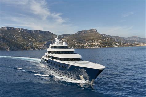 The Allure of the Bearing 75 Yacht: A Symphony of Grandeur and Emotion