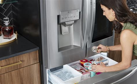 The Ultimate Guide to Auto Ice Maker Refrigerators: Convenience at Your Fingertips