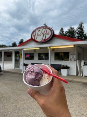 Uncle Bobs Ice Cream: A Sweet Success Story in Eureka, IL