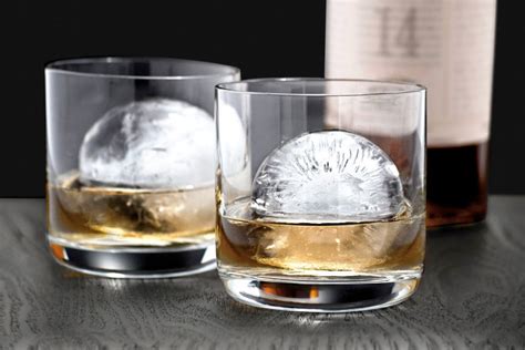 Unleash the Crystal-Clear Magic: The Art of Crafting Perfect Ice for Unforgettable Drinks