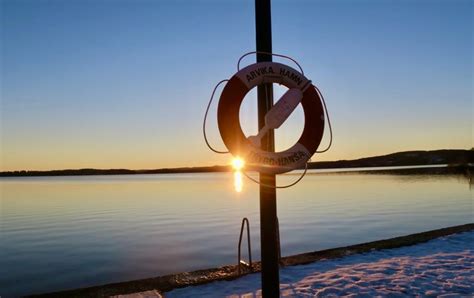 Upplev Karlskronas förtrollande solnedgångar och soluppgångar