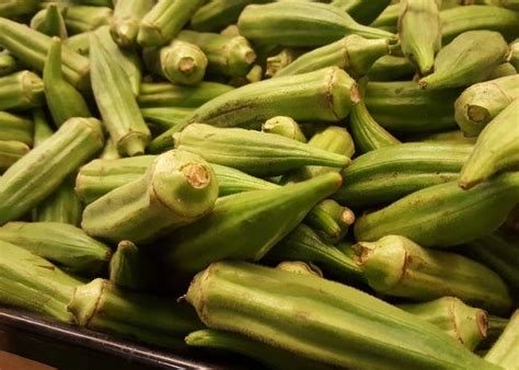 Vad är okra: En komplett guide till denna näringsrika grönsak