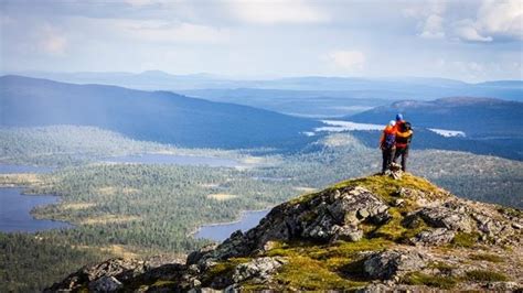 Vandring Grövelsjön: En Guide till att Utforska Sveriges Vildmark till Fots
