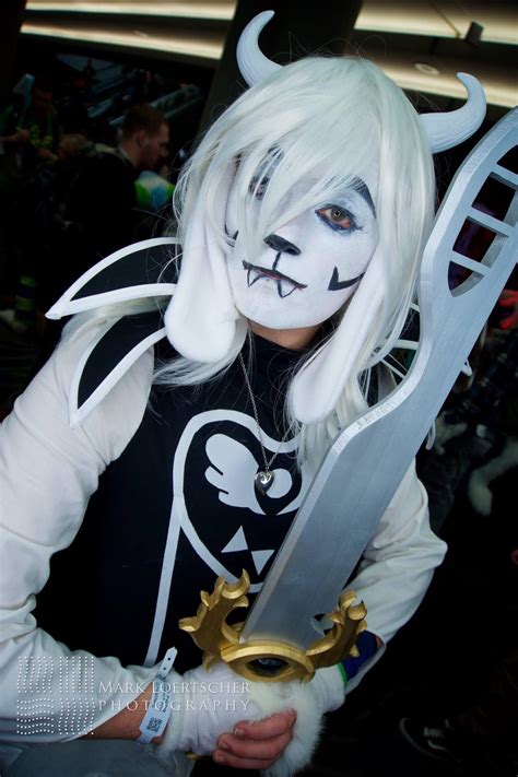 asriel dreemurr cosplay