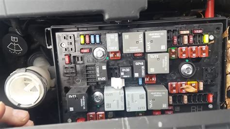 astra fuse box location 