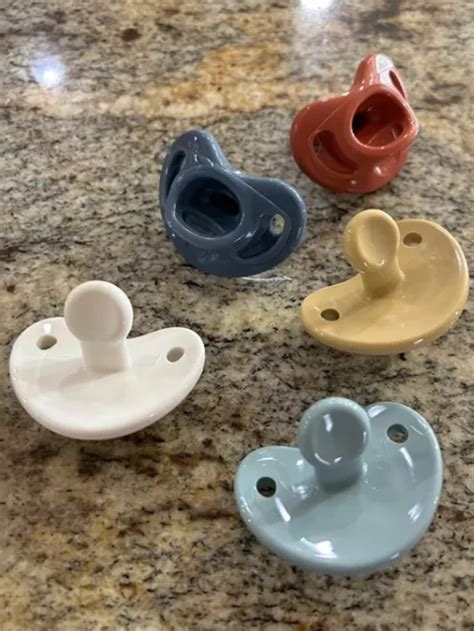 best rated newborn pacifiers, Pictures of baby pacifiers