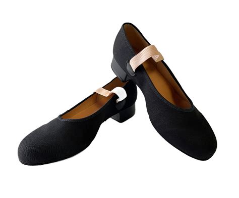 bloch character shoes