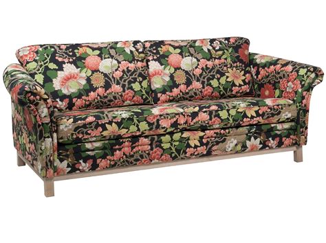 blommig soffa