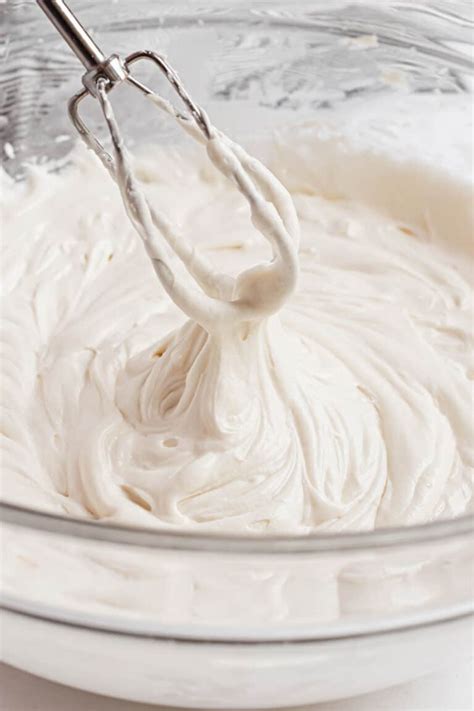can you use sour cream to make icing