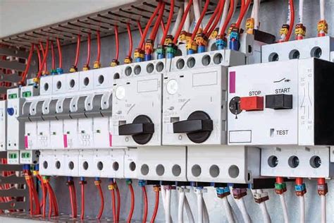 cap fuse box circuit breakers 