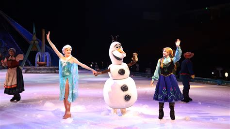 characters on disney on ice