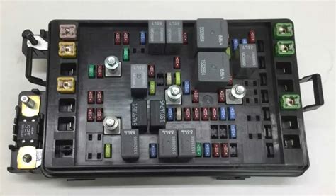 chevy trailblazer internal fuse box 