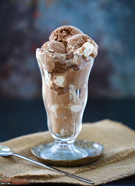 chocolate ice cream with marshmallow