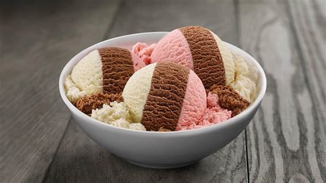 chocolate strawberry and vanilla ice cream