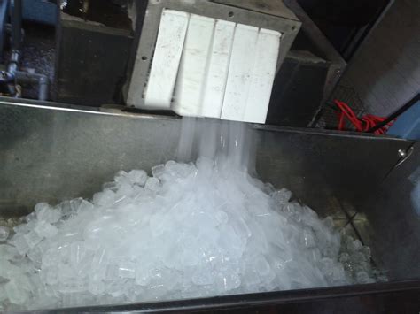 como fabricar hielo en cubitos