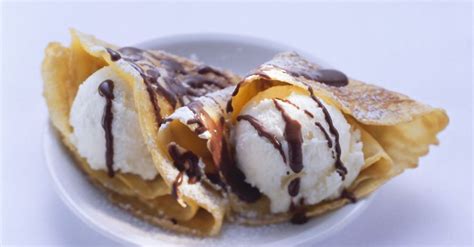 crepes with ice cream
