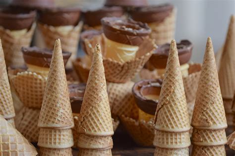 cup ice cream cones