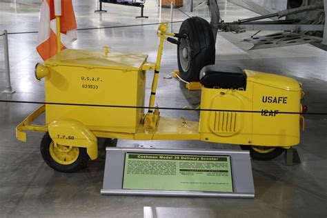 cushman model 39 package car, Trójkołowiec scooter, motor, package delivery, 3-wheel (cushman package
