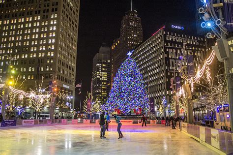 detroit ice skating downtown