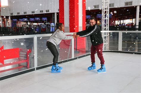 dezerland ice skating