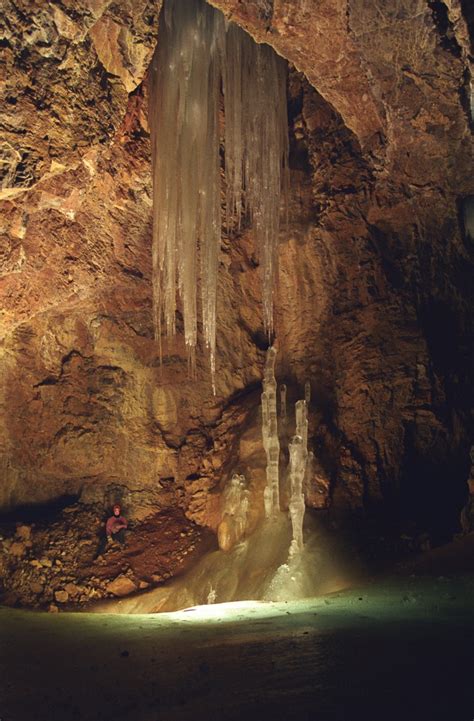 flowell ice caves